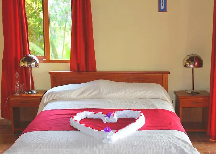 Ceiba Tree Lodge *